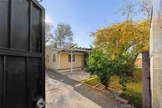 $3,800 | 19148 Saticoy Street, Reseda, CA 91335
