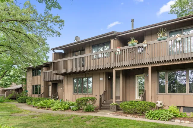 $299,000 | 2671 Sumac Ridge, White Bear Lake, MN 55110