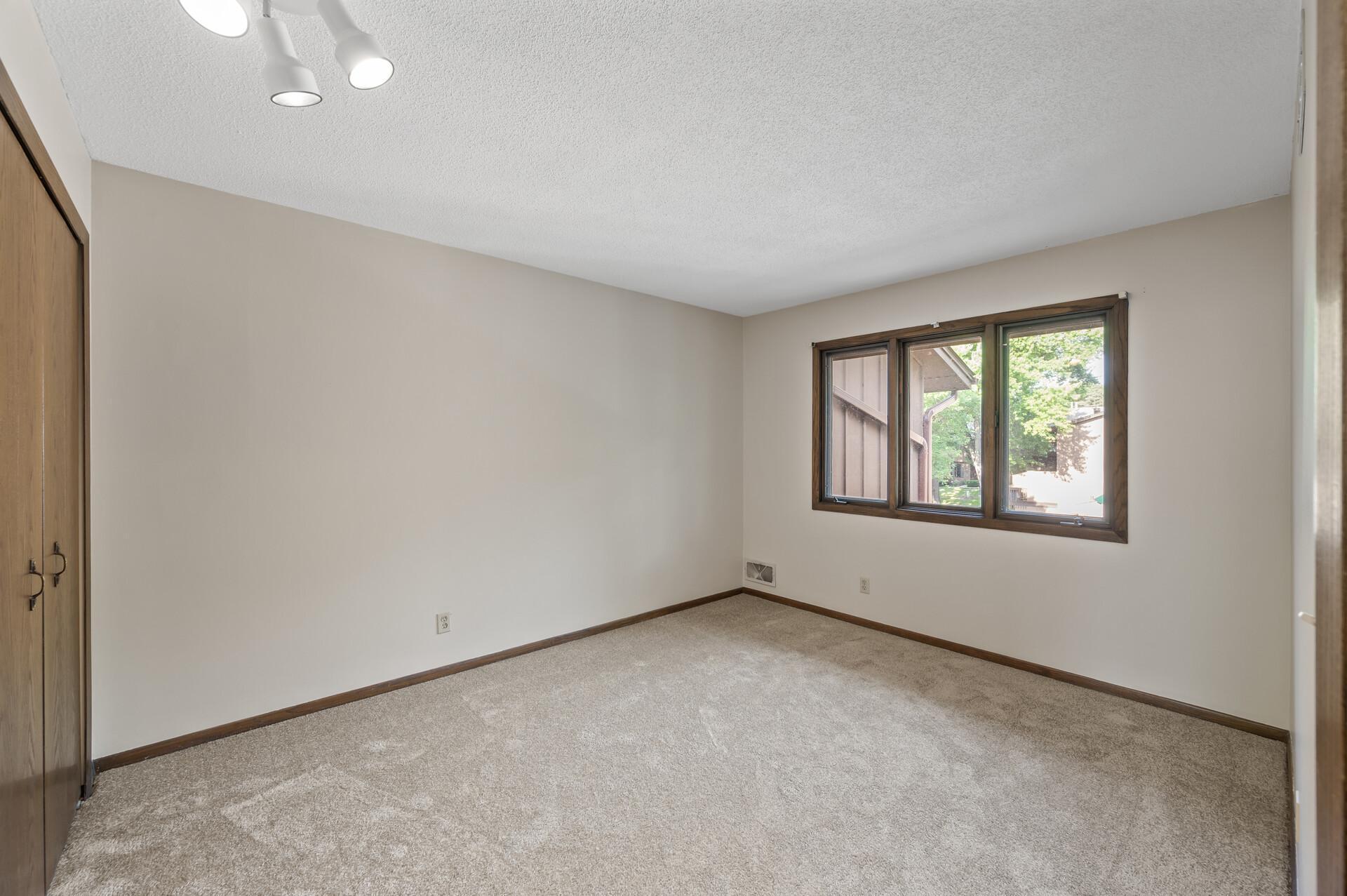 2671 Sumac Ridge White Bear Lake, MN 55110 - Photo 14 of 21