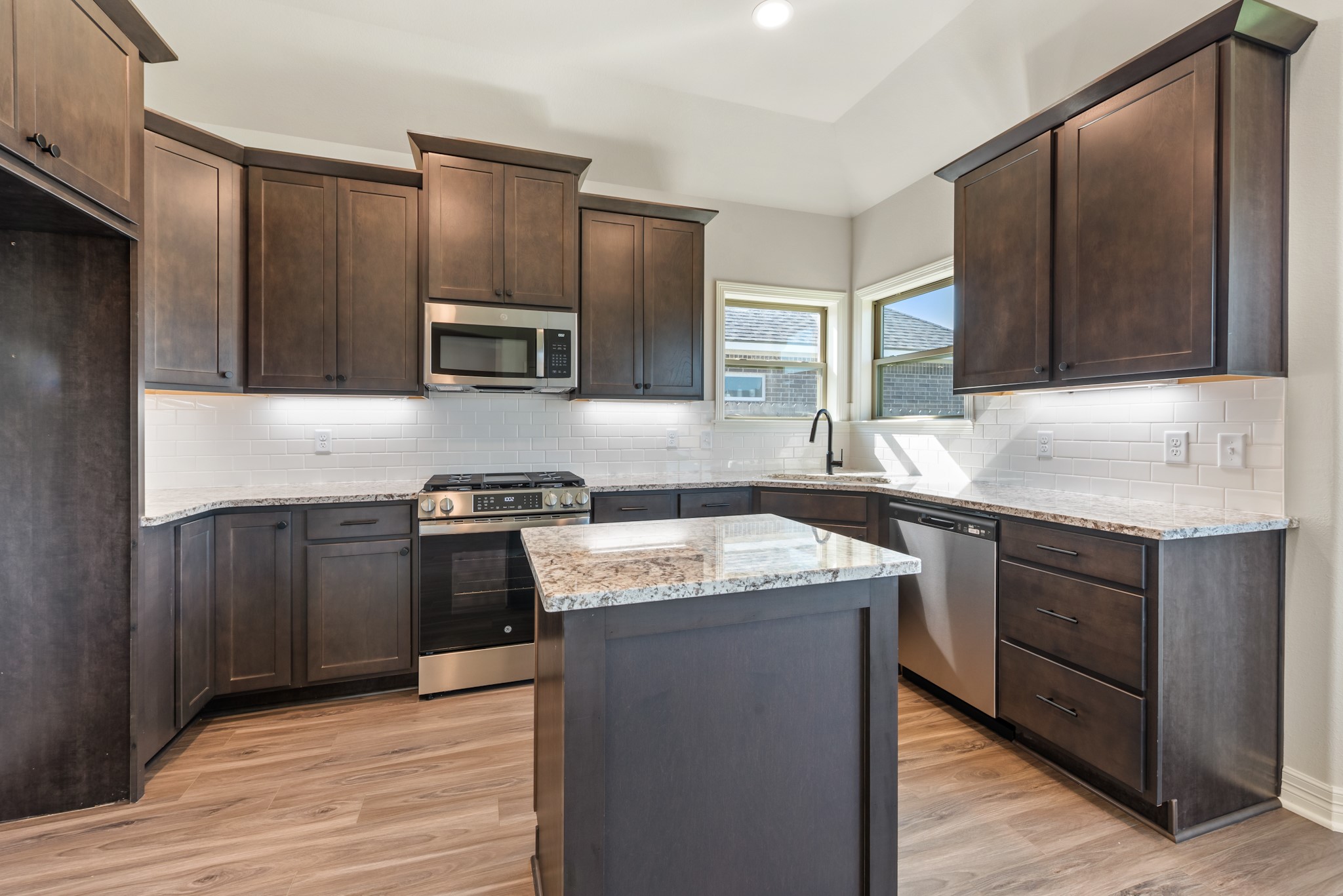 2813 Spector Drive Bryan, TX 77808 - Photo 9 of 28