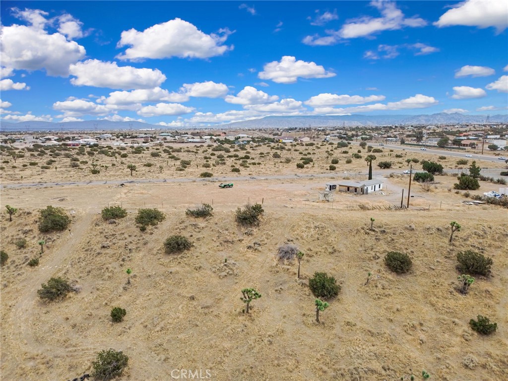 9770 Verbena Road Oak Hills, CA 92344 - Photo 11 of 16