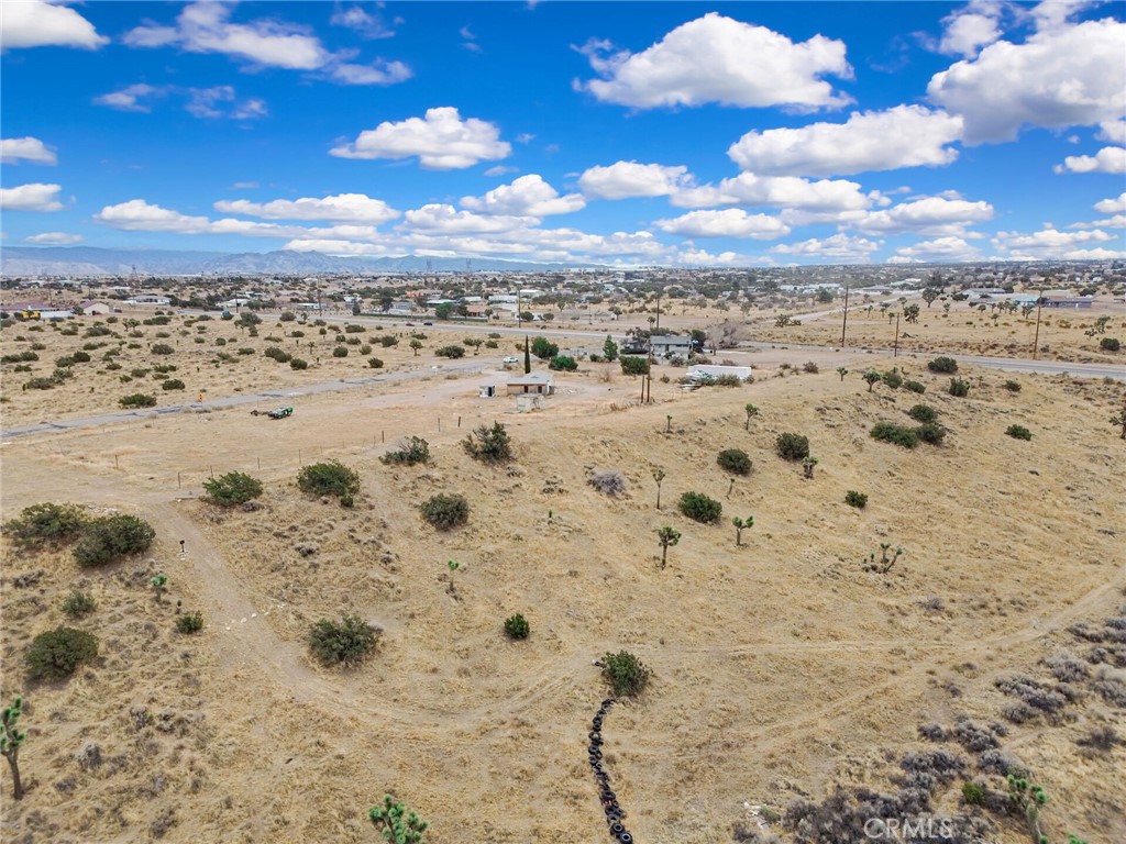 9770 Verbena Road Oak Hills, CA 92344 - Photo 10 of 16