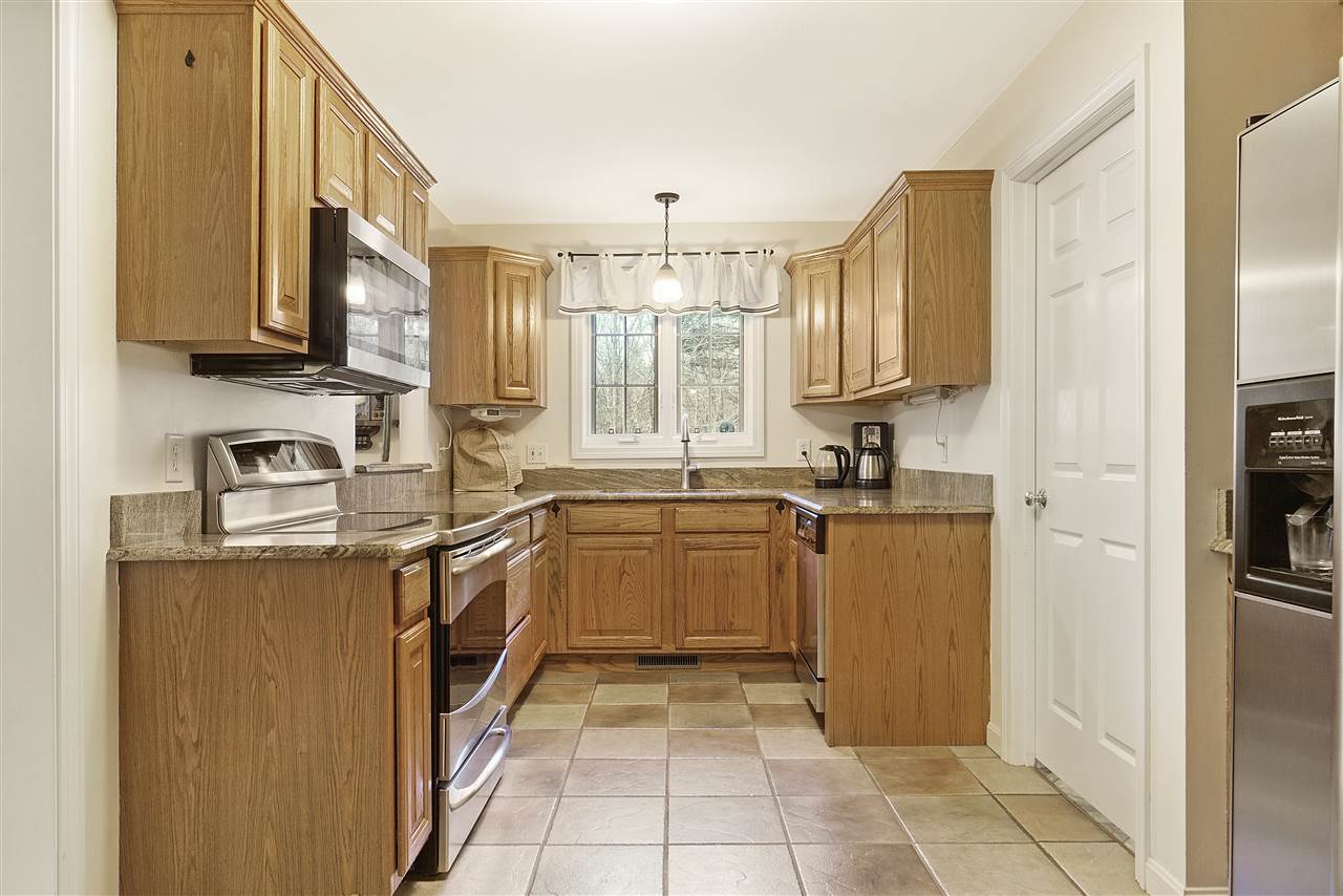 9 Josiah Bartlett Road Amherst, NH 03031 - Photo 9 of 22