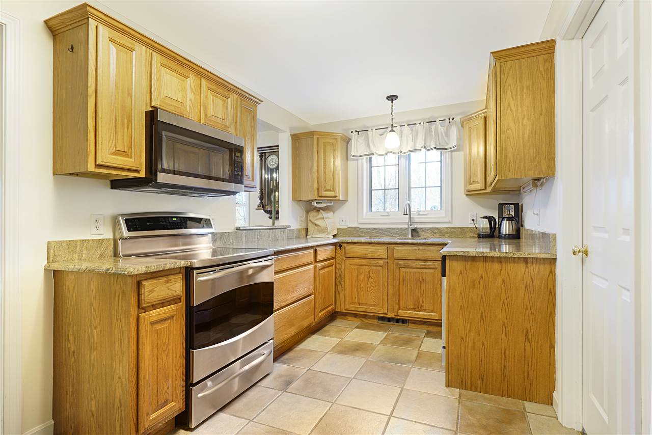 9 Josiah Bartlett Road Amherst, NH 03031 - Photo 10 of 22