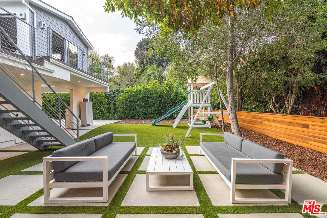 1736 North Beverly Drive Beverly Hills, CA 90210 - Photo 12 of 17