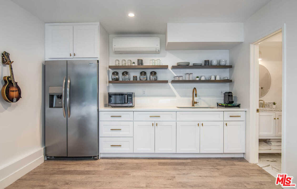 1736 North Beverly Drive Beverly Hills, CA 90210 - Photo 14 of 17