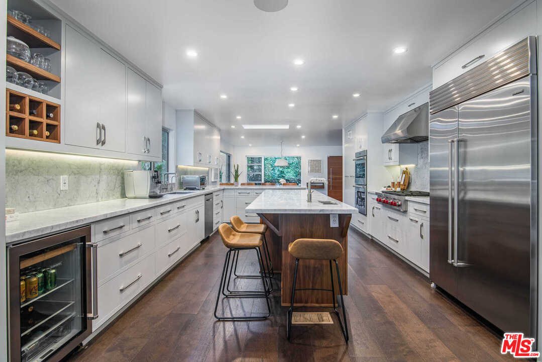 1736 North Beverly Drive Beverly Hills, CA 90210 - Photo 4 of 17