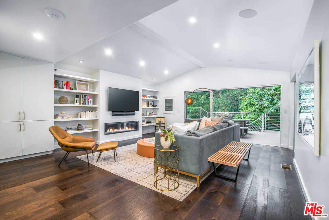 1736 North Beverly Drive Beverly Hills, CA 90210 - Photo 5 of 17