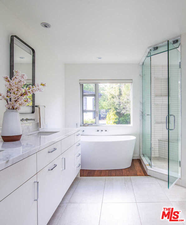 1736 North Beverly Drive Beverly Hills, CA 90210 - Photo 7 of 17