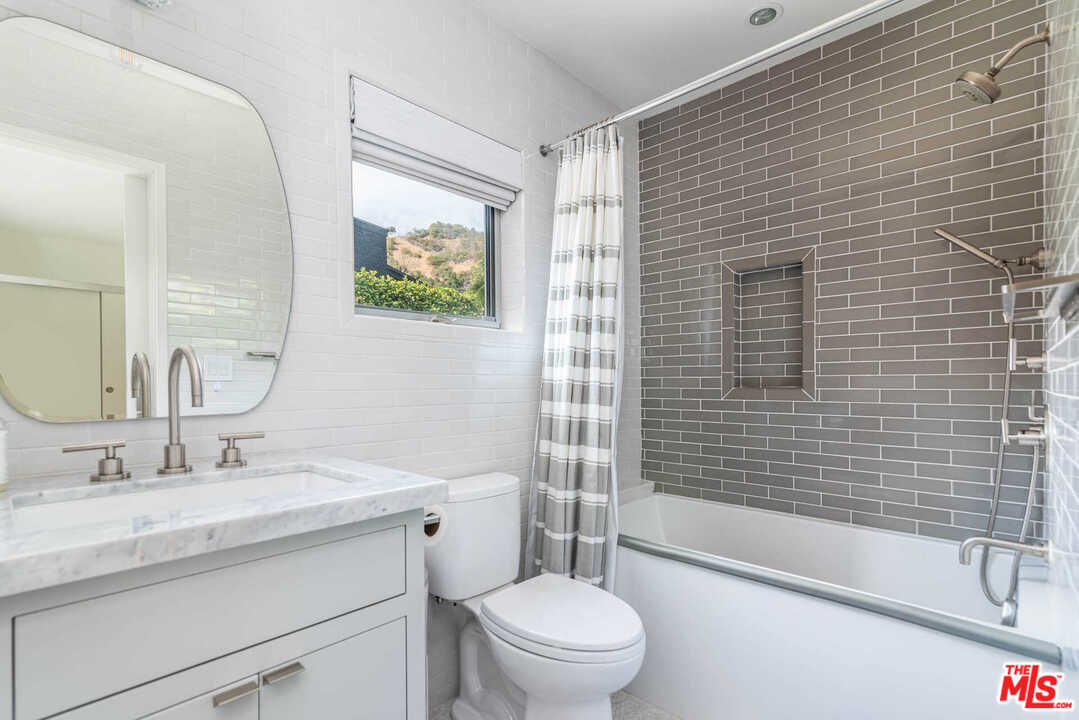 1736 North Beverly Drive Beverly Hills, CA 90210 - Photo 9 of 17