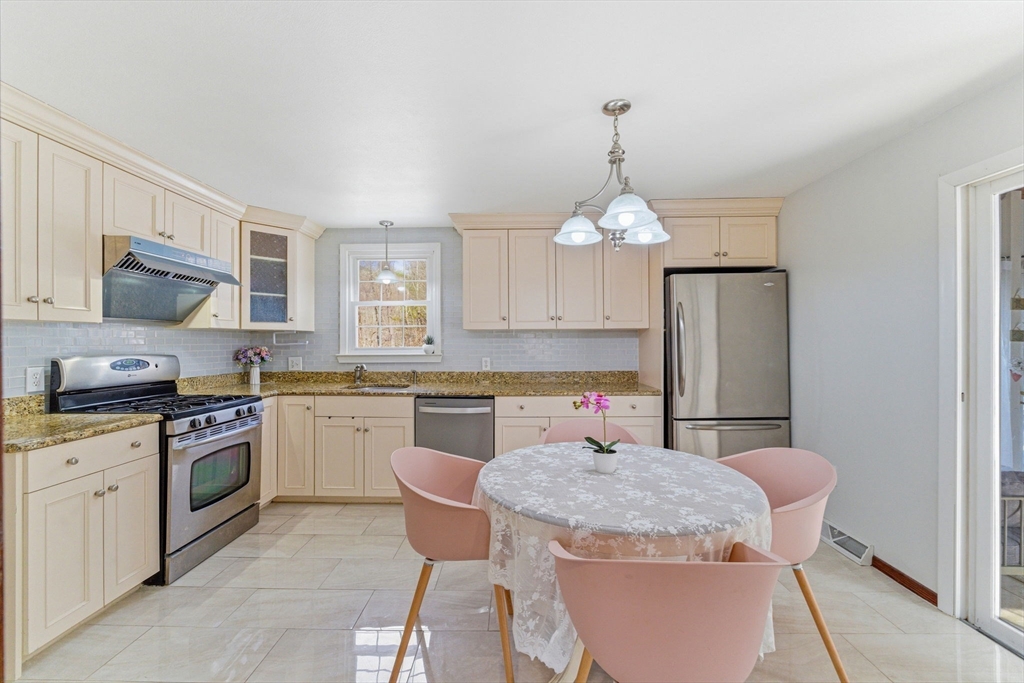 38 Groton Road Westford, MA 01886 - Photo 8 of 31