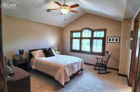 13147 Log Cabin Fenton, MI 48430 - Photo 25 of 38 20438743-24.JPG