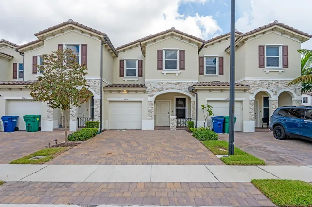 $3,350 | 5515 Northwest 27th Street, Lauderhill, FL 33313