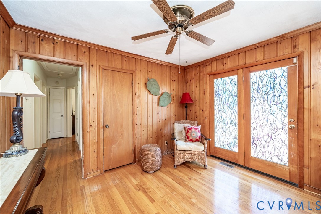 7407 Biscayne Road Henrico, VA 23294 - Photo 25 of 40 a living room with furniture and a large window