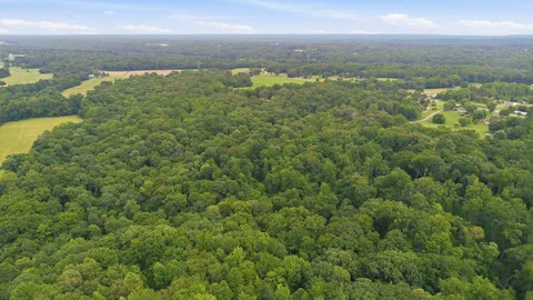 $649,900 | 2010 Mosley Ferry Road, Chapmansboro, TN 37035