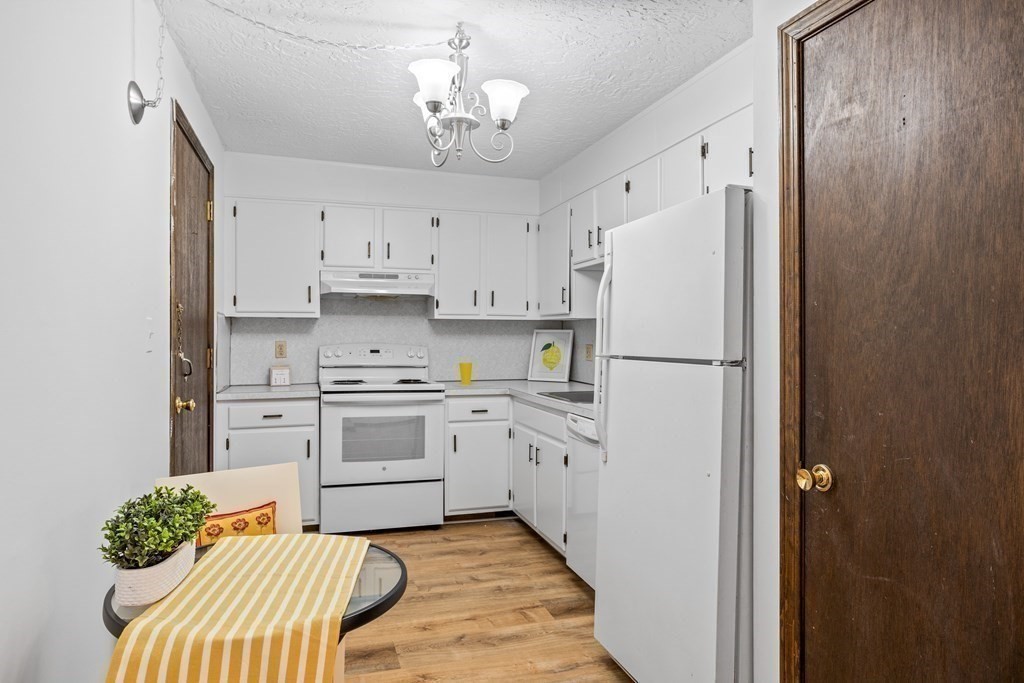 276 Codman Hill Road, Unit 33A Boxborough, MA 01719 - Photo 3 of 34