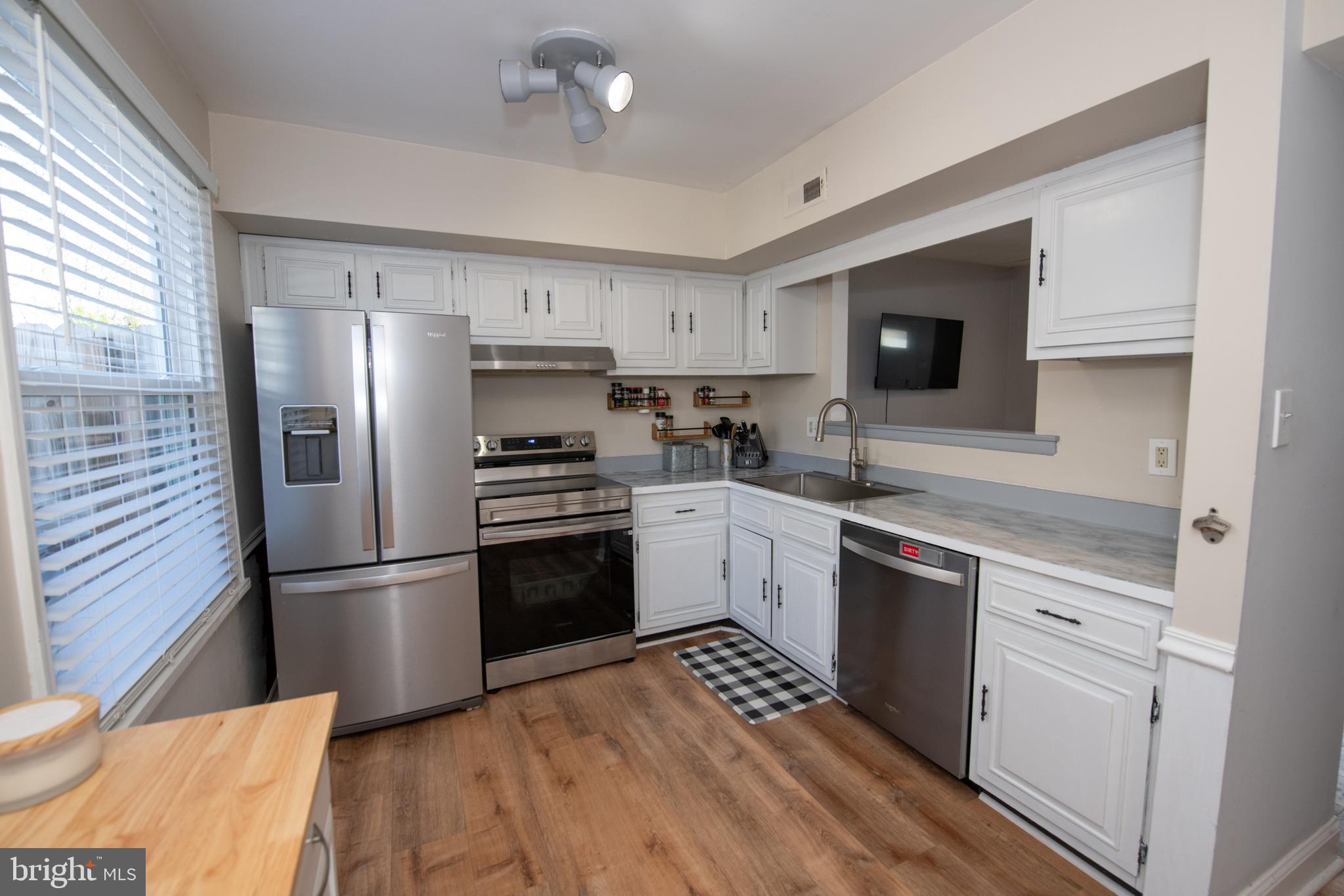 1000 Jacksonville Road, Unit 18 Warminster, PA 18974 - Photo 15 of 46 Kitchen