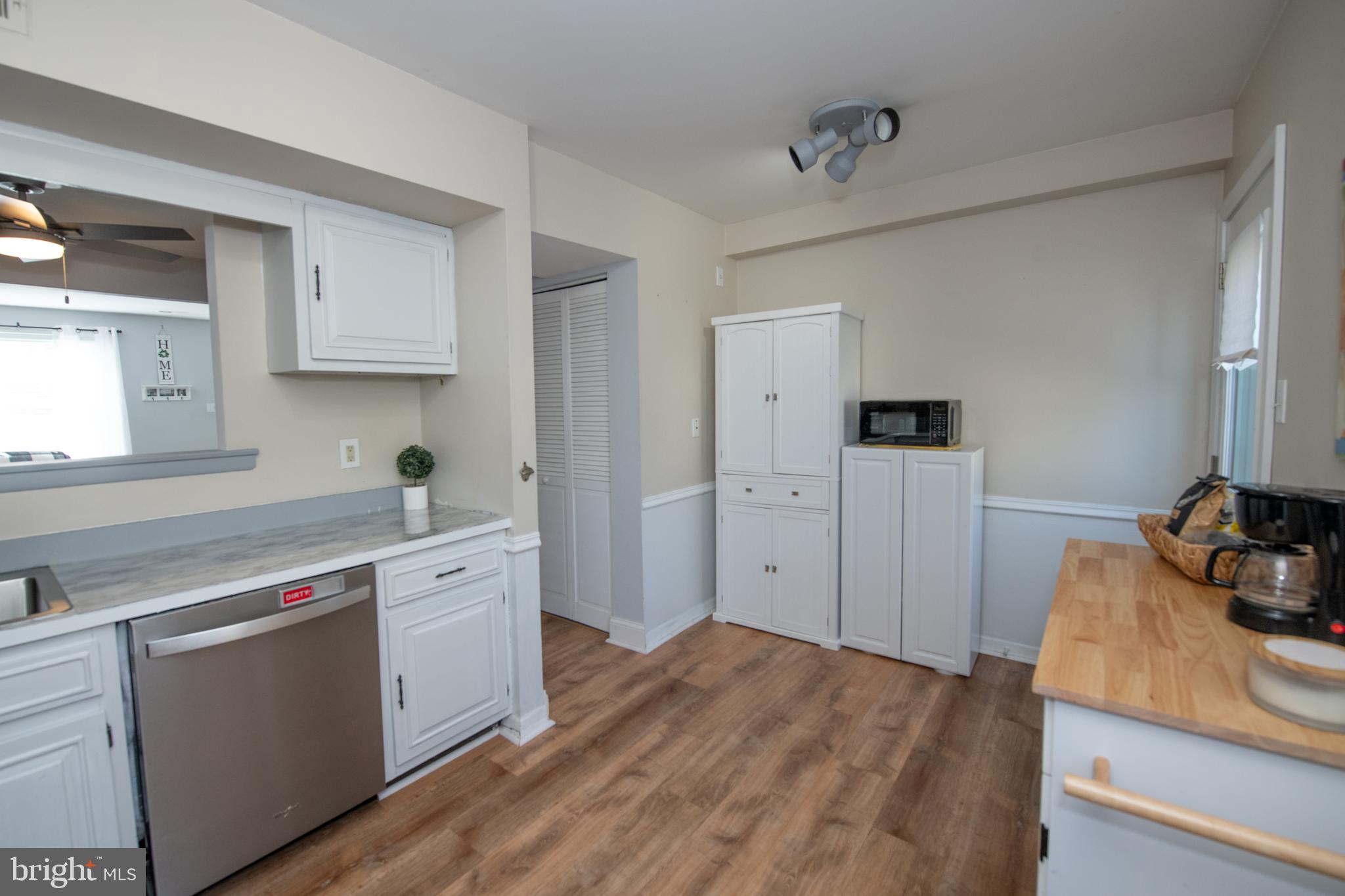 1000 Jacksonville Road, Unit 18 Warminster, PA 18974 - Photo 20 of 46 Kitchen
