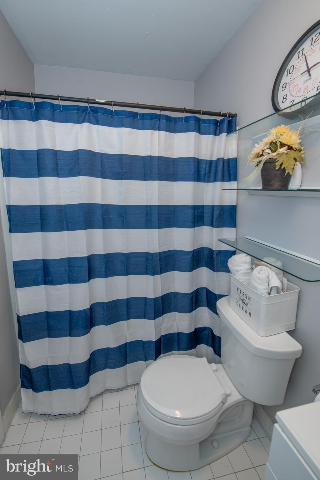 1000 Jacksonville Road, Unit 18 Warminster, PA 18974 - Photo 37 of 46 2nd floor full bathroom