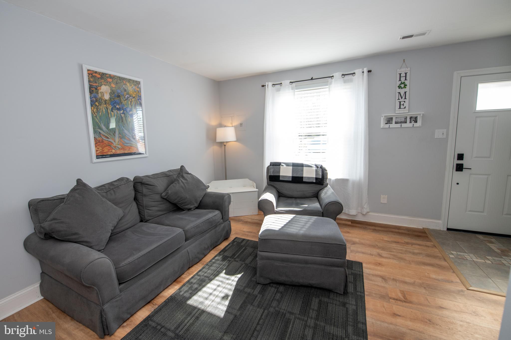 1000 Jacksonville Road, Unit 18 Warminster, PA 18974 - Photo 8 of 46 Living/ Family Room