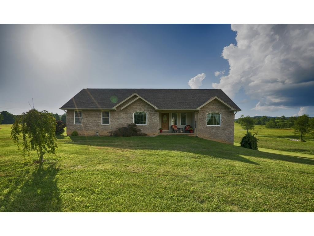 19089 Cleveland Road Abingdon, VA 24211 - Photo 1 of 17 Come on In