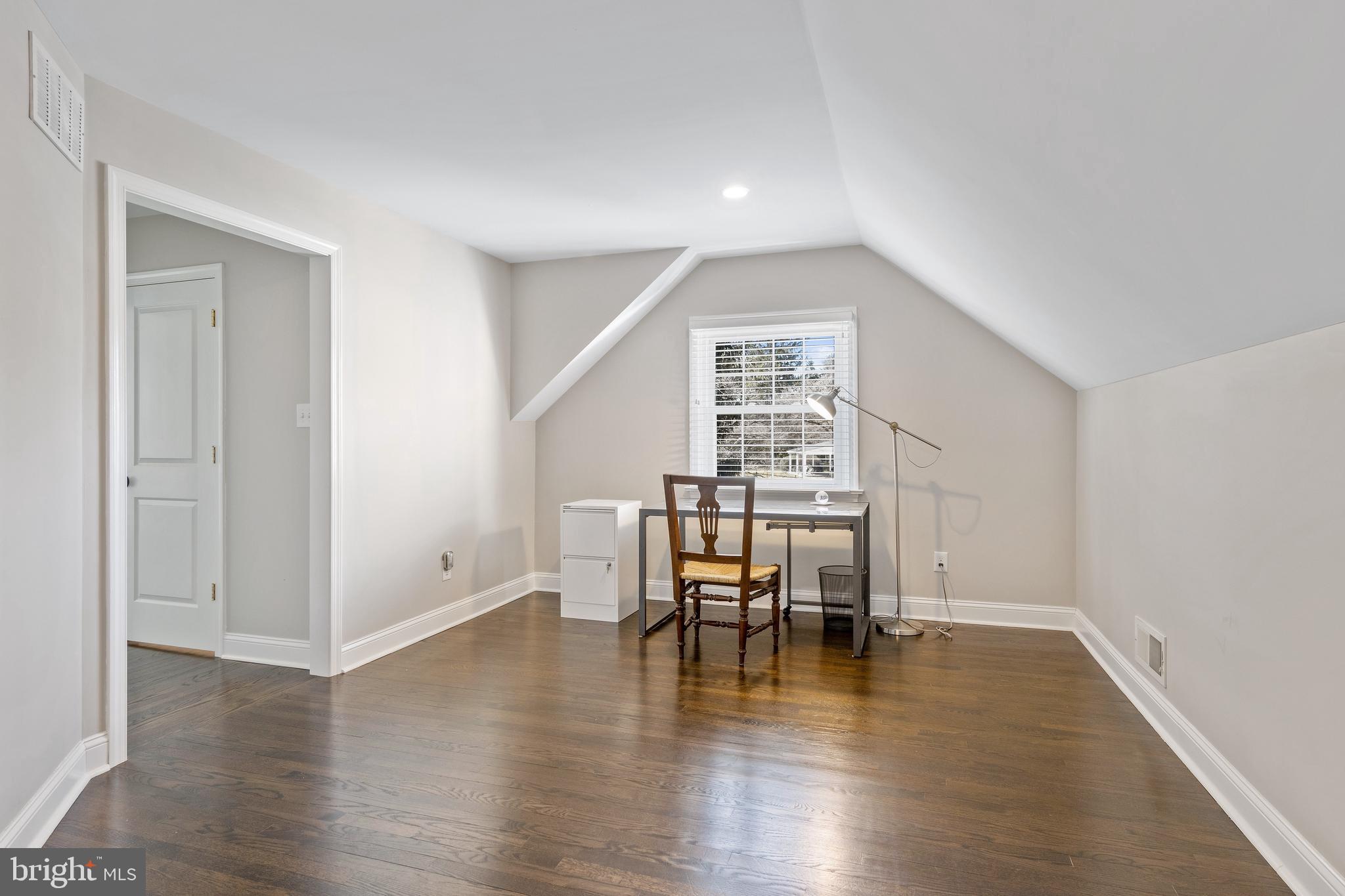 129 Clover Hill Lane Wayne, PA 19087 - Photo 28 of 41 a view of a livingroom with furniture and wooden floor