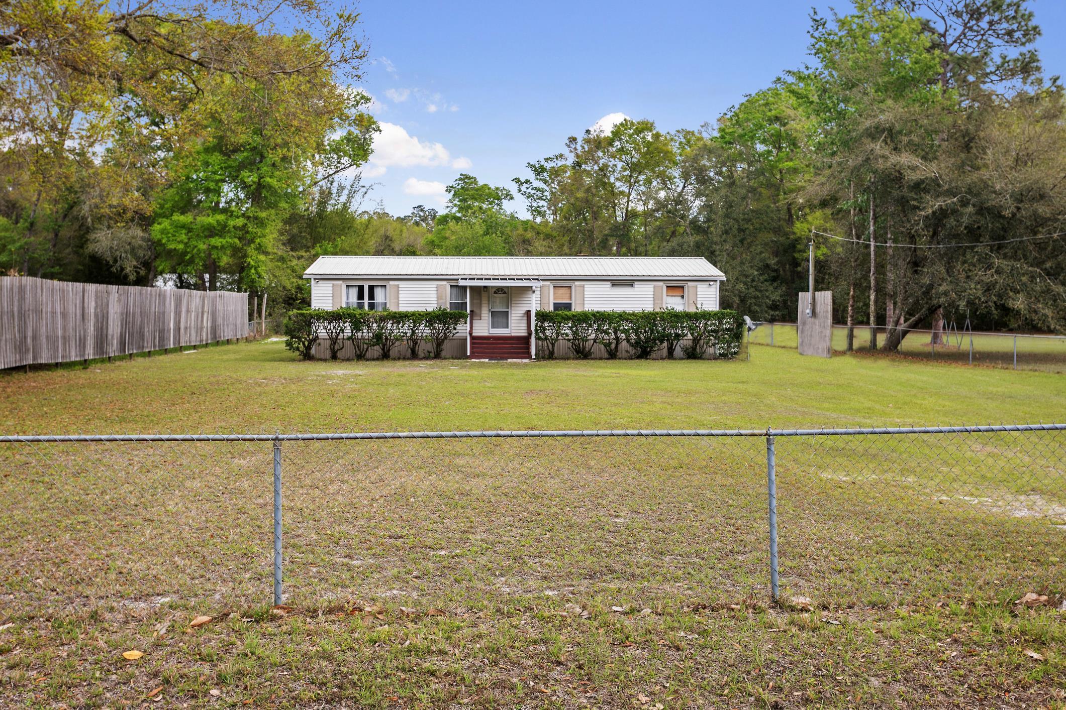 3913 Randall Road Green Cove Springs, FL 32043 - Photo 4 of 43 a view of a basket ball ground