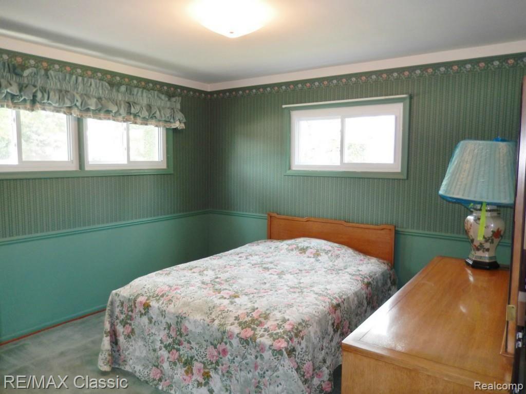 23100 Farmington Road Farmington, MI 48336 - Photo 24 of 36 farmbed1.jpg