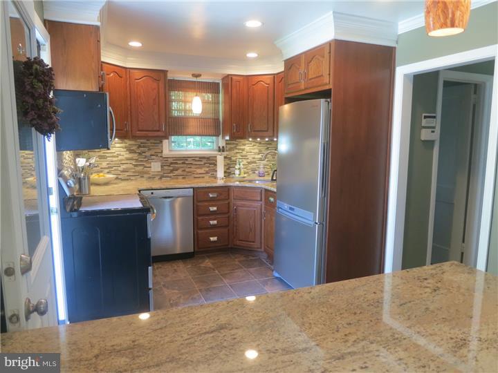 109 Wood Road Springfield, PA 19064 - Photo 9 of 24