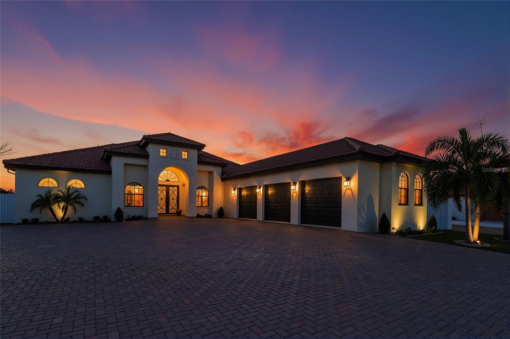 7505 27th Avenue West Bradenton, FL 34209 - Photo 2 of 66 a view of a house with a yard