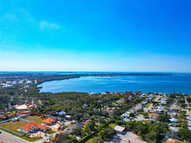 $2,300,000 | 7505 27th Avenue West, Bradenton, FL 34209