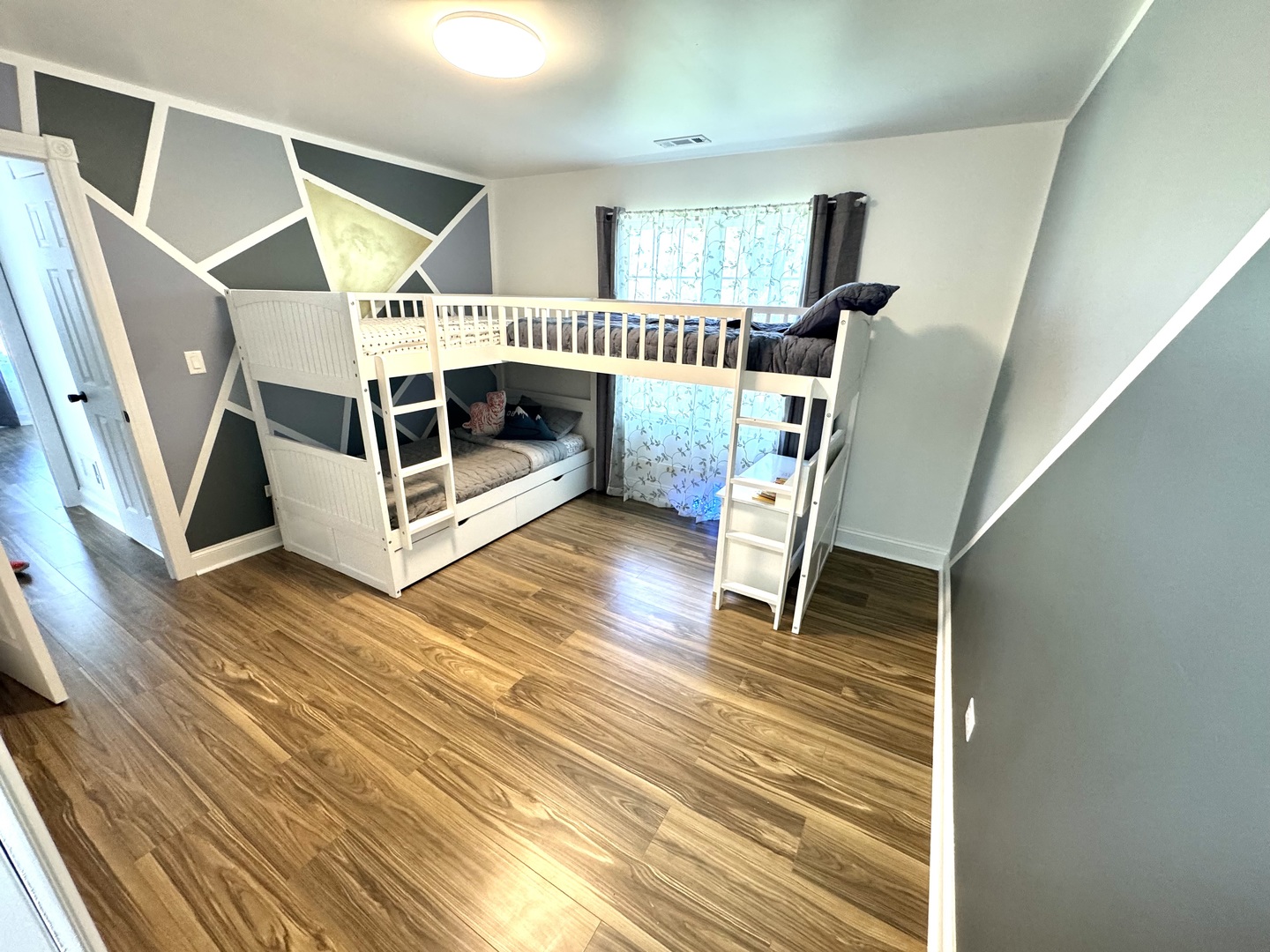931 South Rawson Bridge Road Cary, IL 60013 - Photo 14 of 36 a view of an entryway with staircase