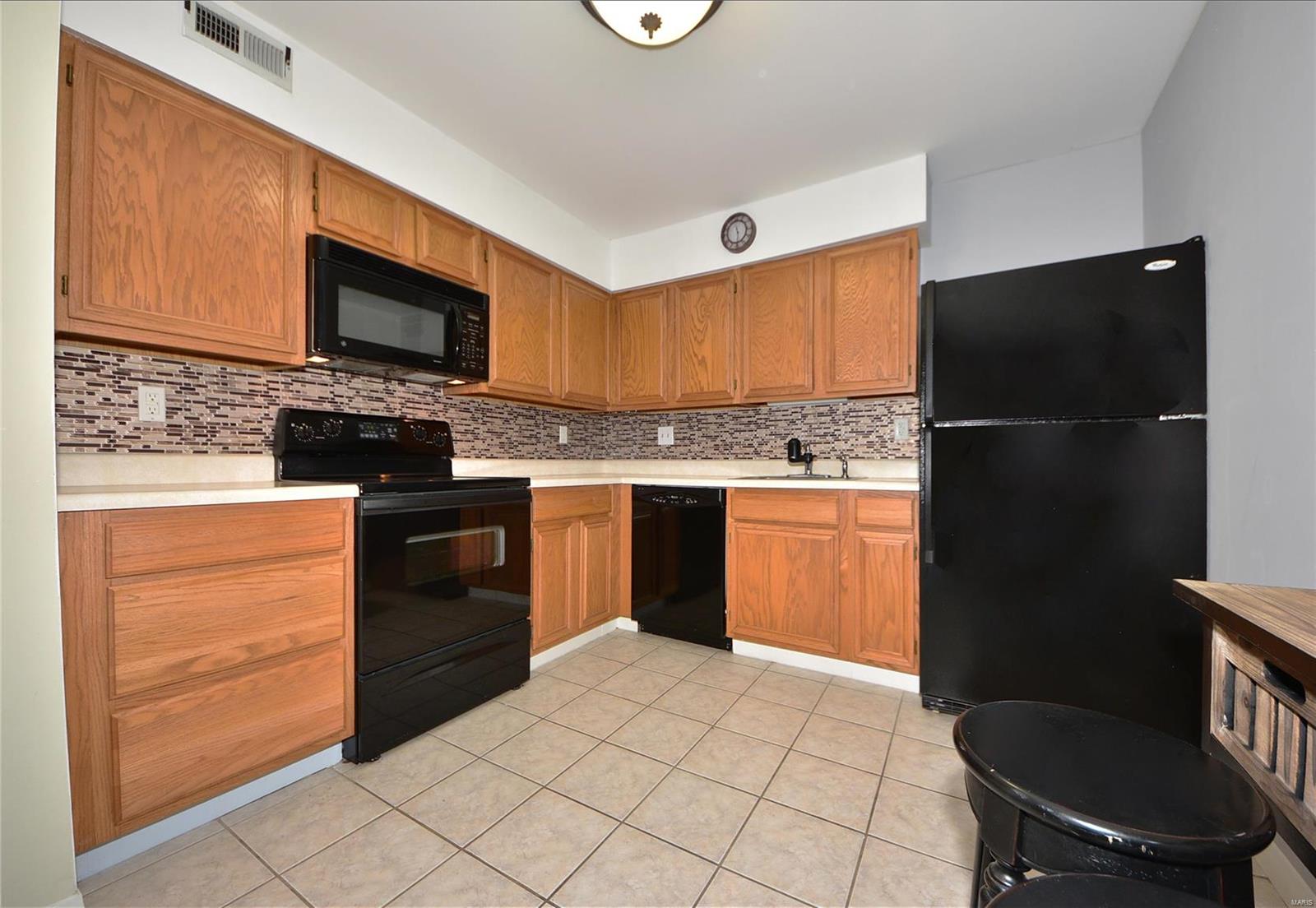 725 Ridgeside Drive, Unit F Ballwin, MO 63021 - Photo 11 of 23 Gallery Image 11