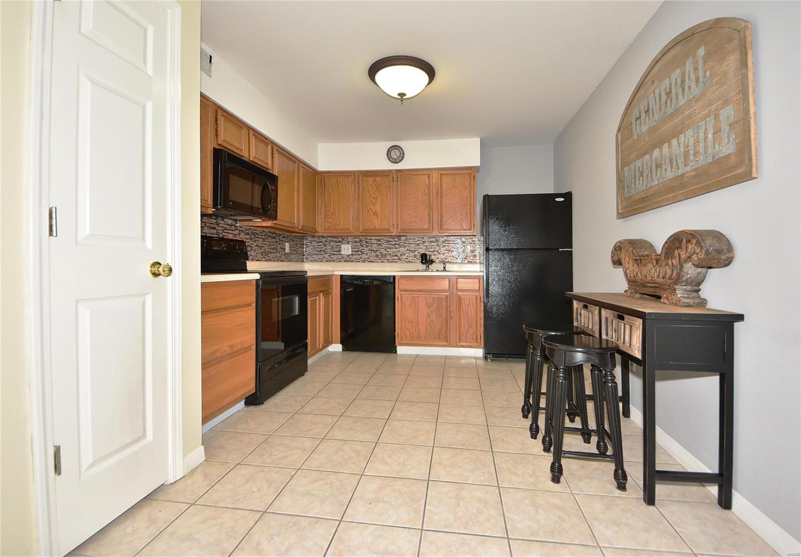 725 Ridgeside Drive, Unit F Ballwin, MO 63021 - Photo 10 of 23 Gallery Image 10