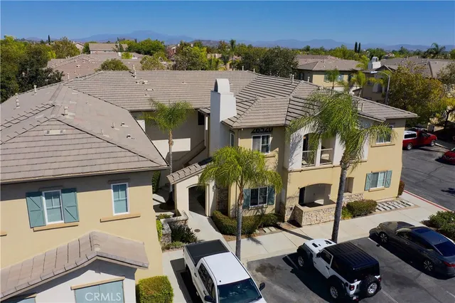 $334,900 | 26520 Arboretum Way, Unit 1906, Murrieta, CA 92563