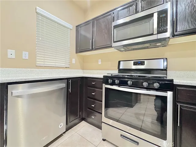 $334,900 | 26520 Arboretum Way, Unit 1906, Murrieta, CA 92563