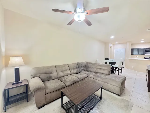$334,900 | 26520 Arboretum Way, Unit 1906, Murrieta, CA 92563