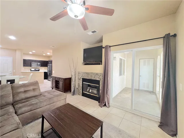 $334,900 | 26520 Arboretum Way, Unit 1906, Murrieta, CA 92563