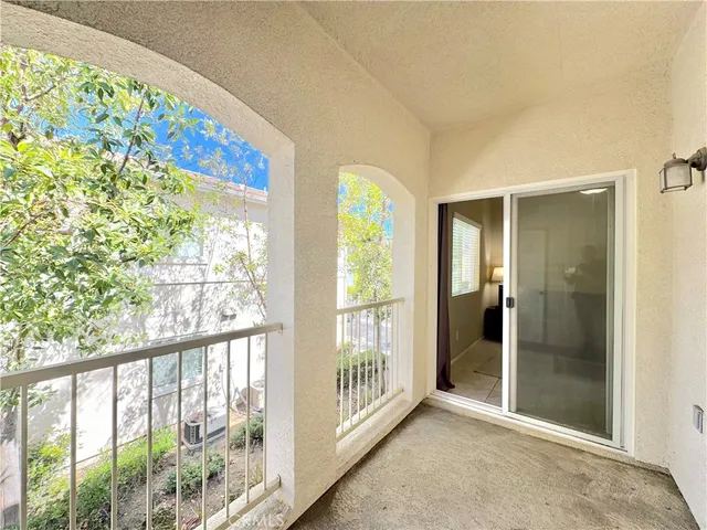 $334,900 | 26520 Arboretum Way, Unit 1906, Murrieta, CA 92563