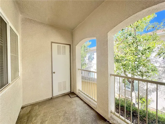 $334,900 | 26520 Arboretum Way, Unit 1906, Murrieta, CA 92563