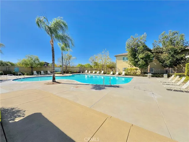 $334,900 | 26520 Arboretum Way, Unit 1906, Murrieta, CA 92563