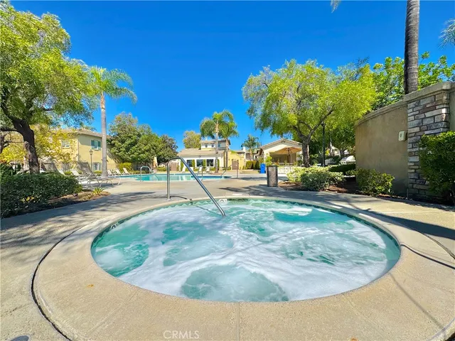 $334,900 | 26520 Arboretum Way, Unit 1906, Murrieta, CA 92563
