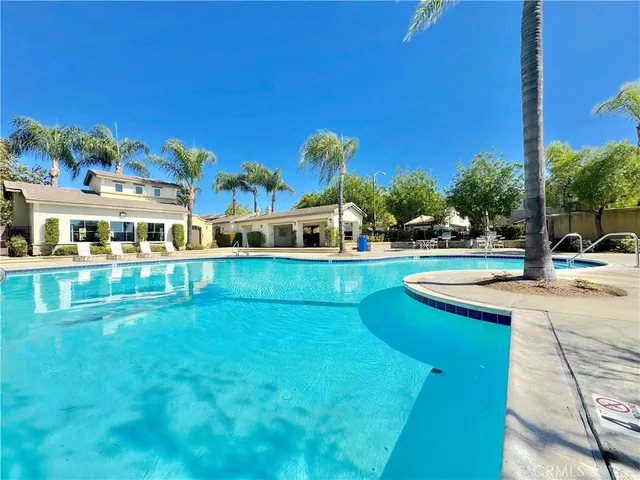 $334,900 | 26520 Arboretum Way, Unit 1906, Murrieta, CA 92563