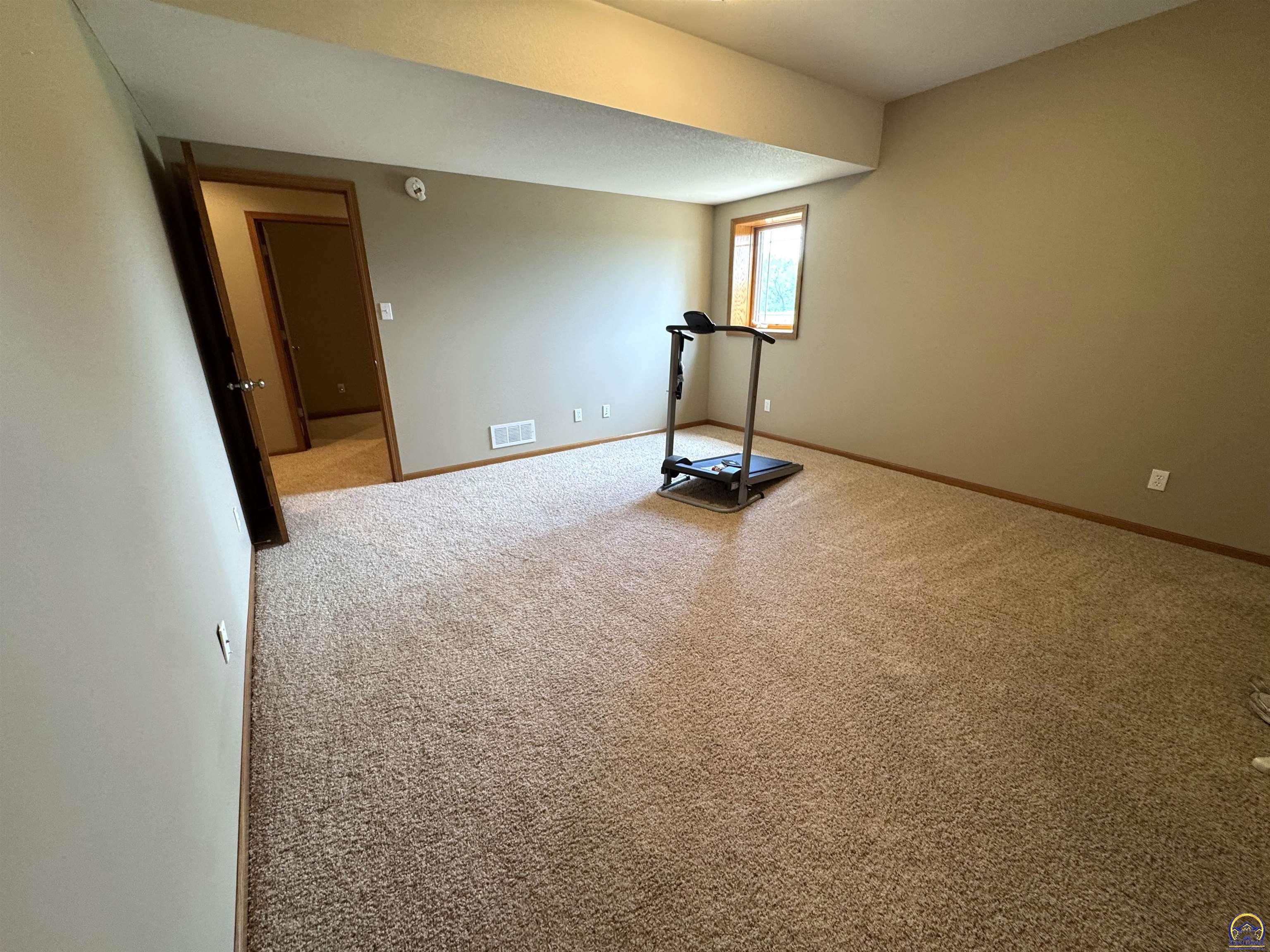5230 Southwest Knudsen Road Topeka, KS 66610 - Photo 34 of 44