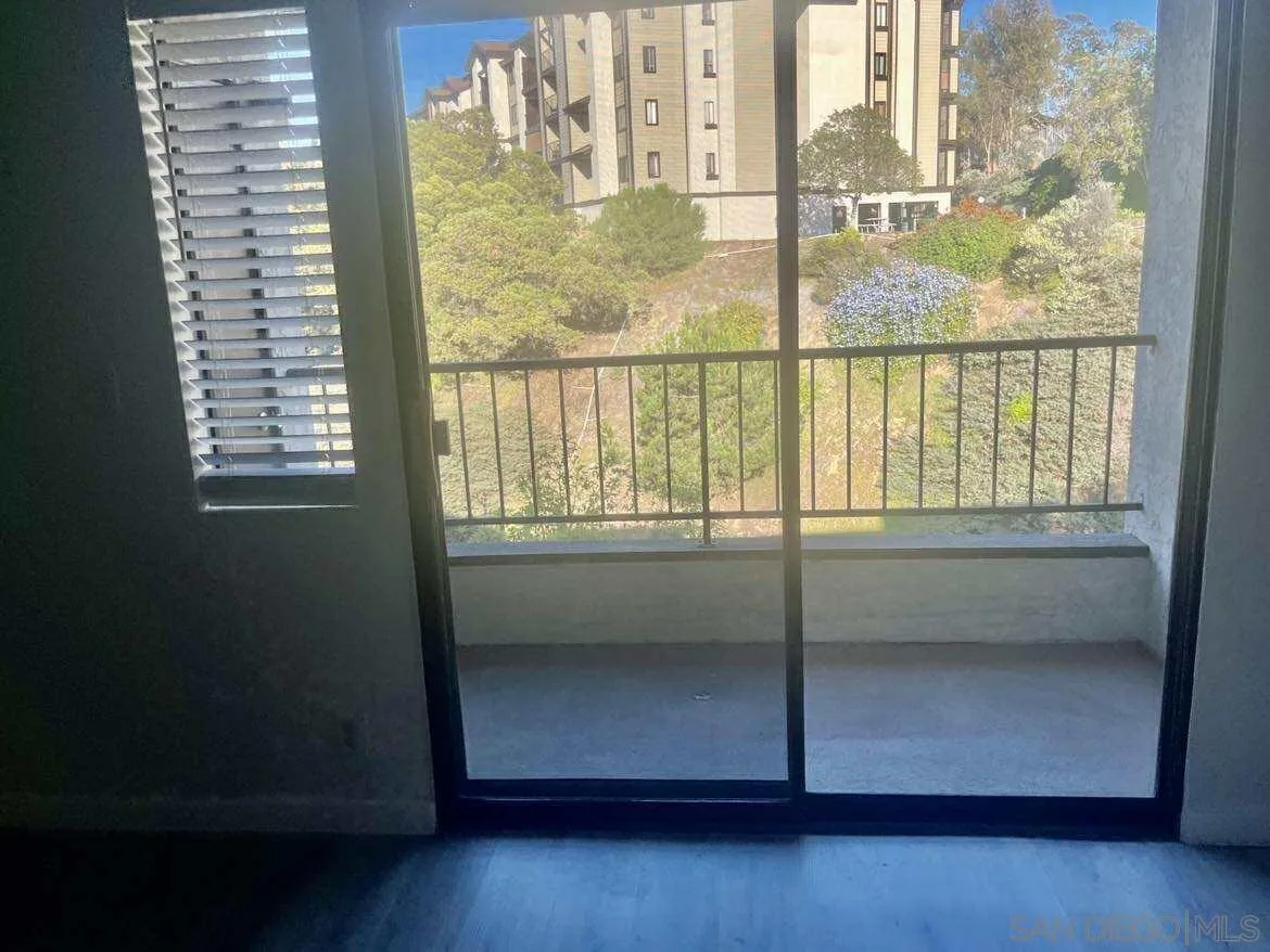 3980 Faircross Place, Unit 23 San Diego, CA 92115 - Photo 12 of 21 a view of a window in an empty room