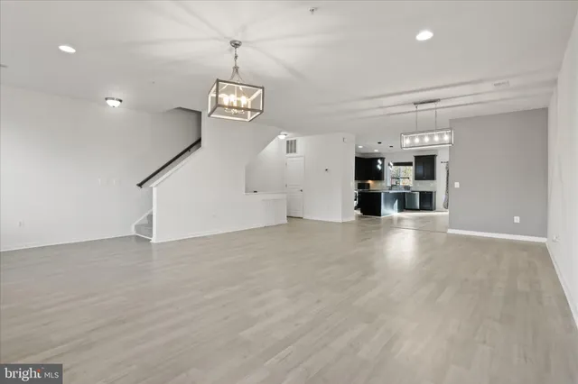a view of a livingroom with furniture