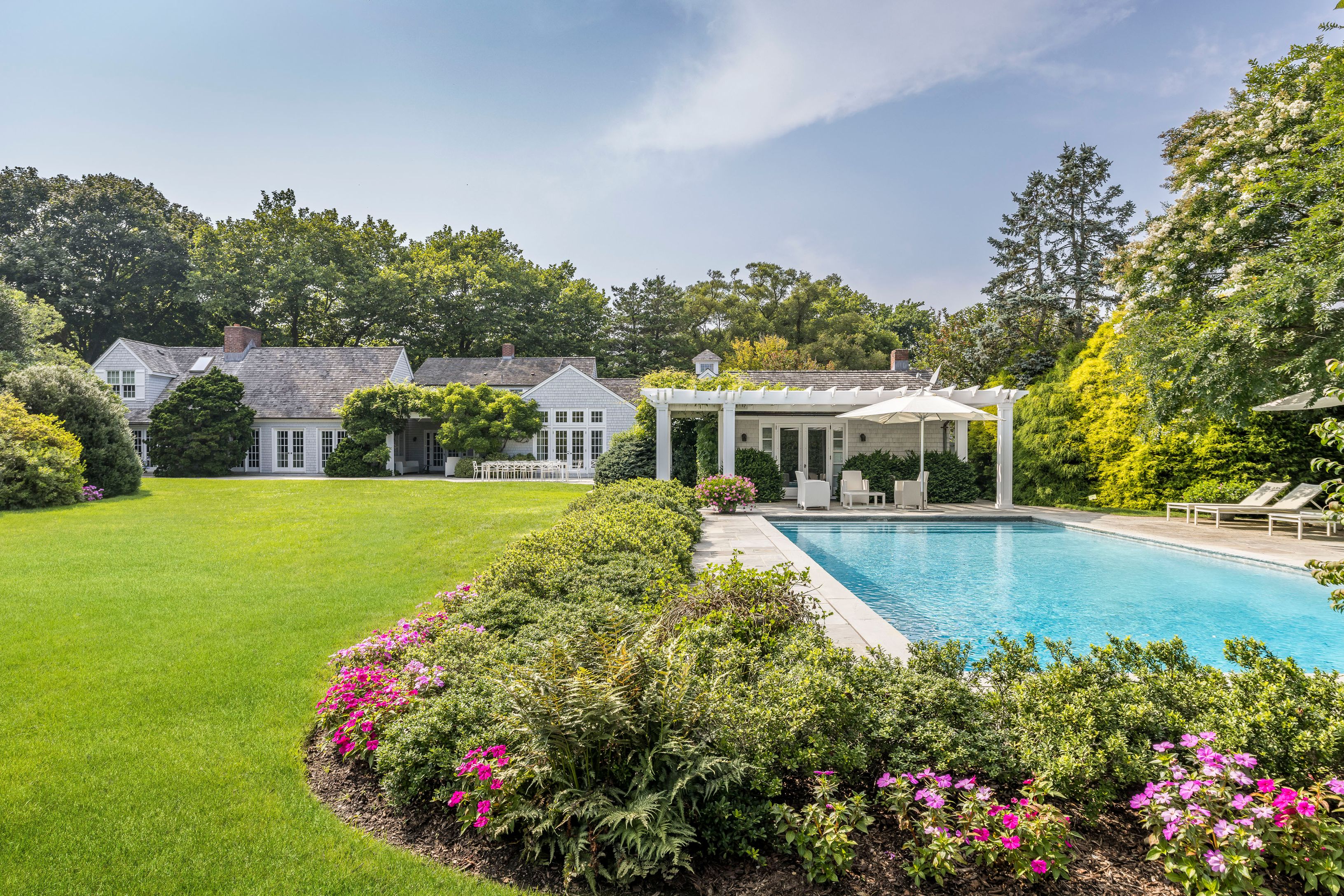 107 Apaquogue Road East Hampton, NY 11937 - Photo 1 of 43
