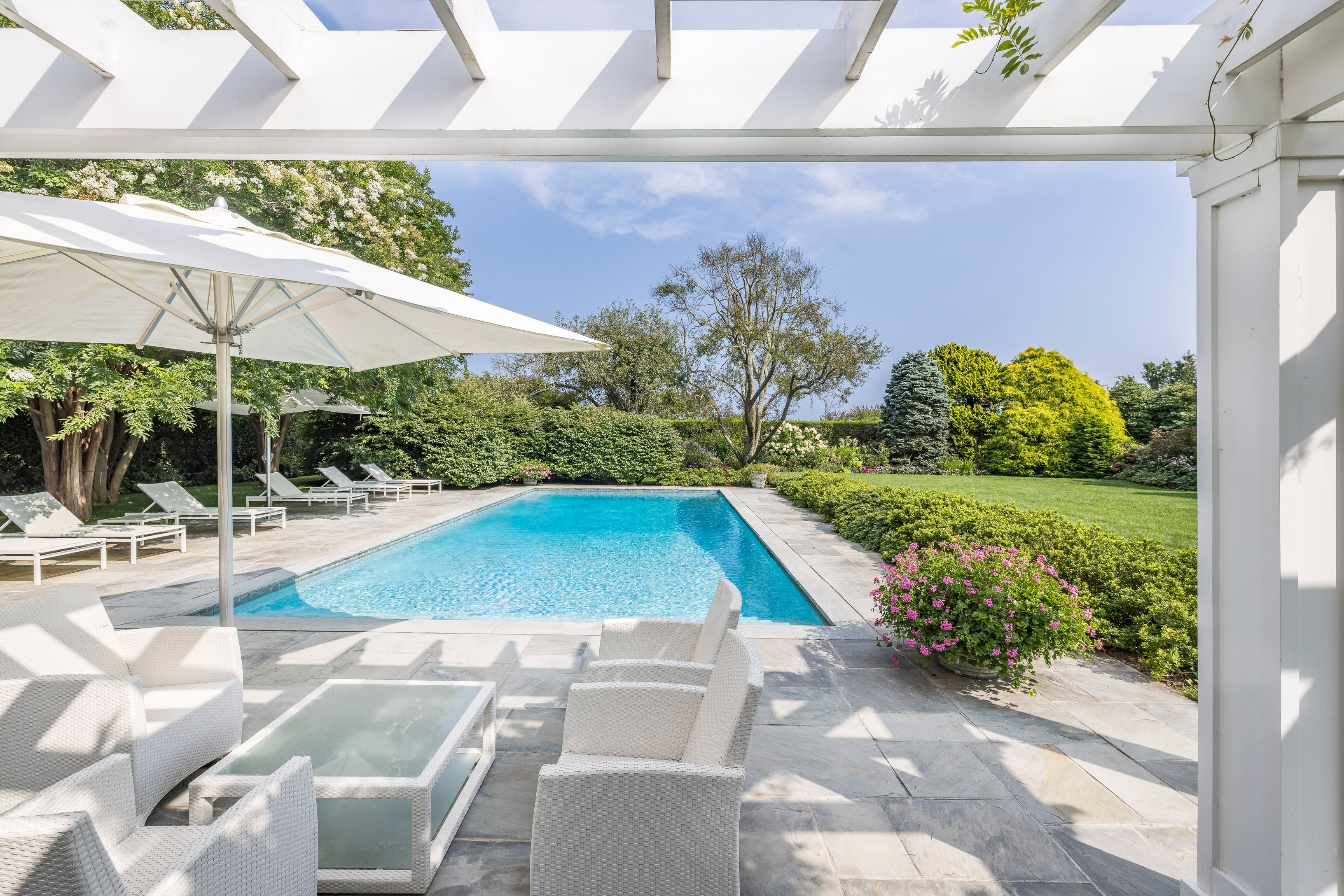 107 Apaquogue Road East Hampton, NY 11937 - Photo 12 of 43