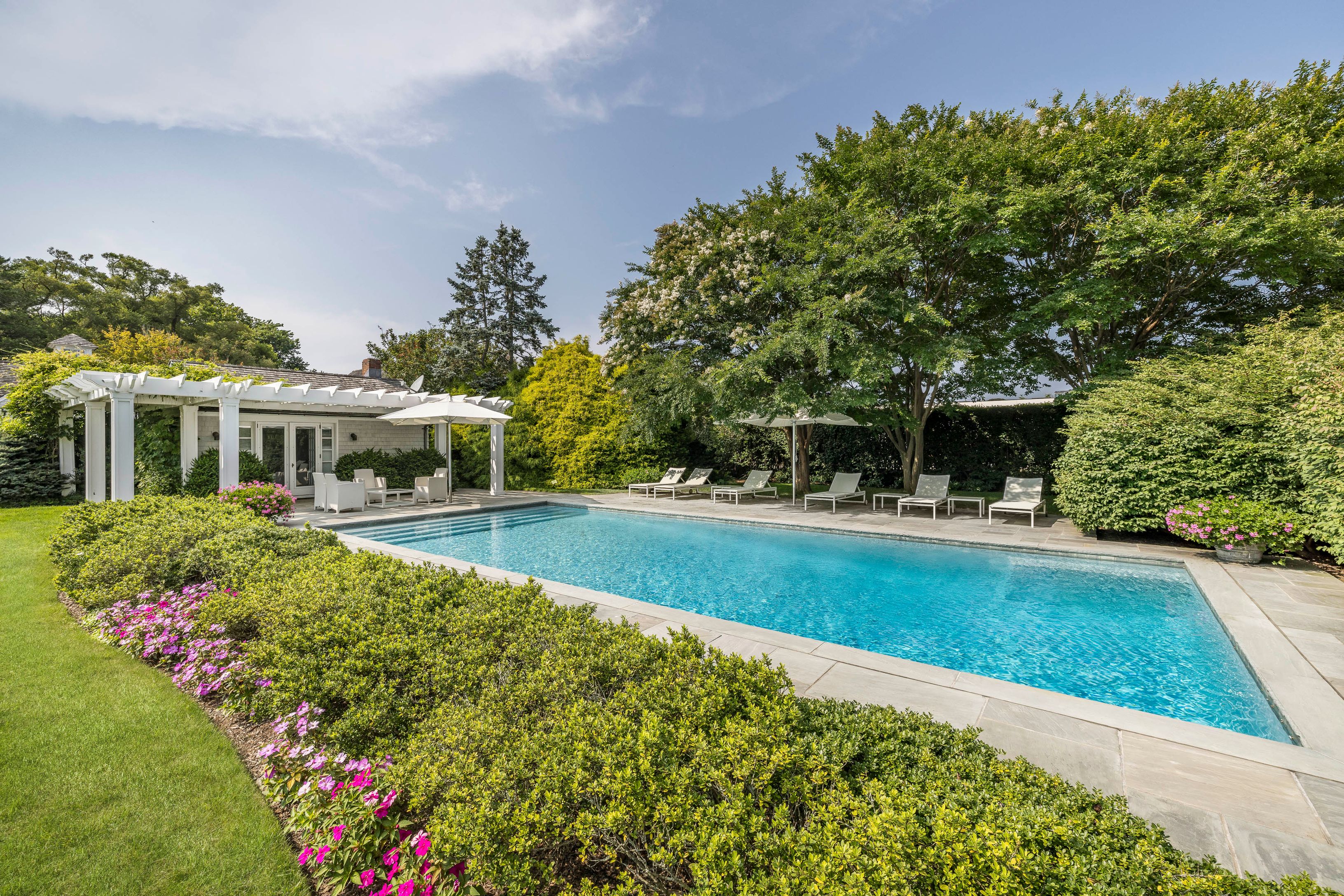 107 Apaquogue Road East Hampton, NY 11937 - Photo 13 of 43