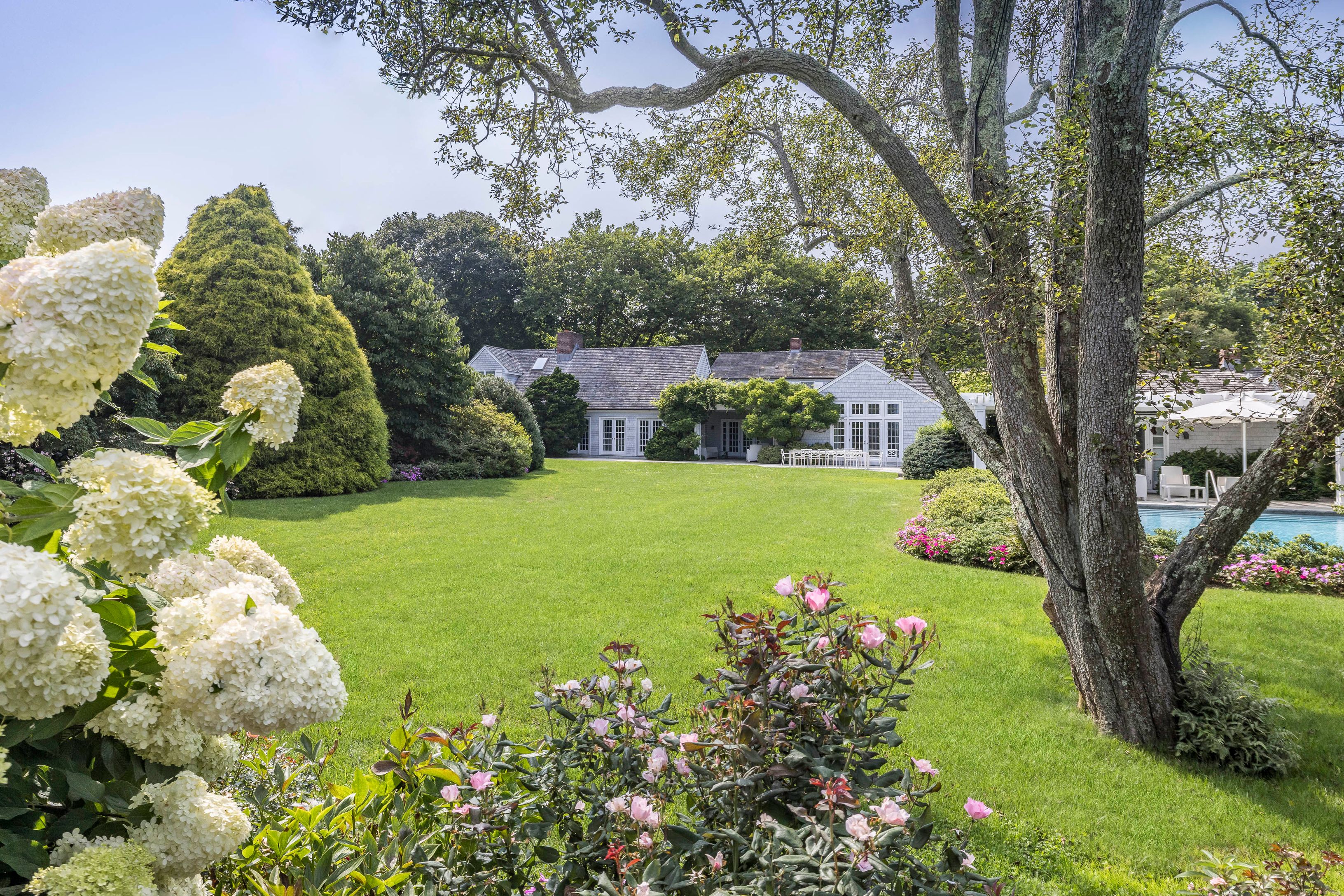107 Apaquogue Road East Hampton, NY 11937 - Photo 2 of 43